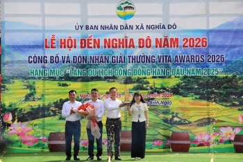 Nghĩa Đô (Lào Cai) rực rỡ ngày khai hội, đón nhận giải thưởng làng du lịch hàng đầu năm 2025