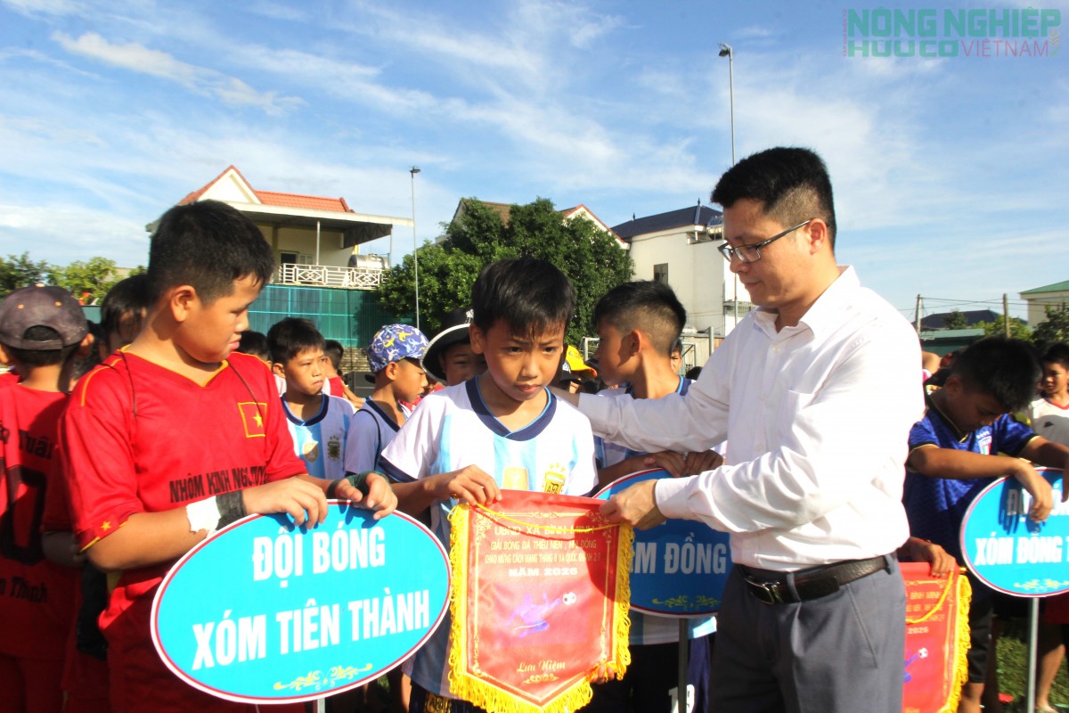 Xã Bình Minh từng bừng khai mạc giải bóng đá thiếu niên, nhi đồng chào mừng Quốc khánh 2/9