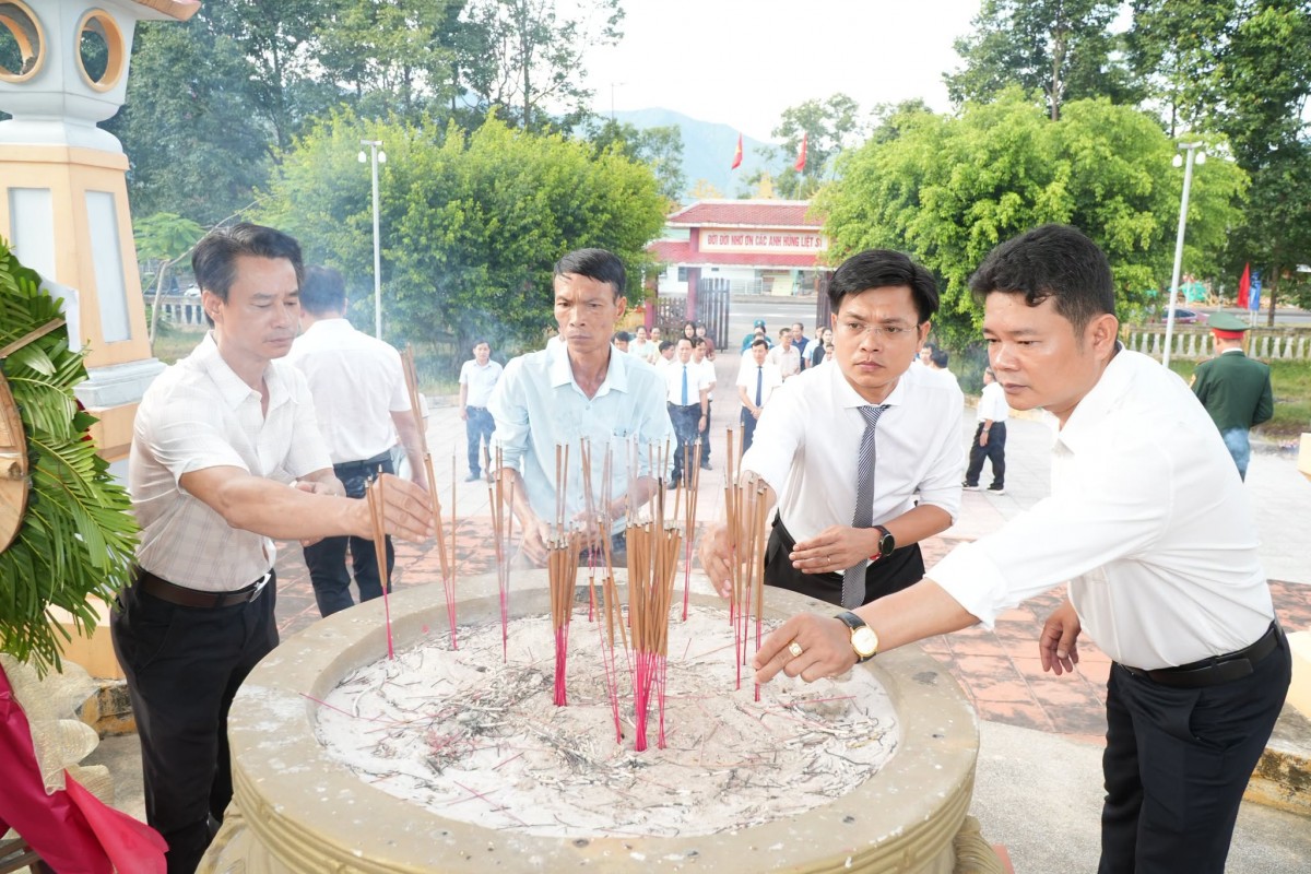 Từ những nén tâm hương đến trách nhiệm gìn giữ giá trị hôm nay