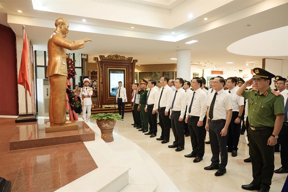 Chủ tịch Hồ Chí Minh