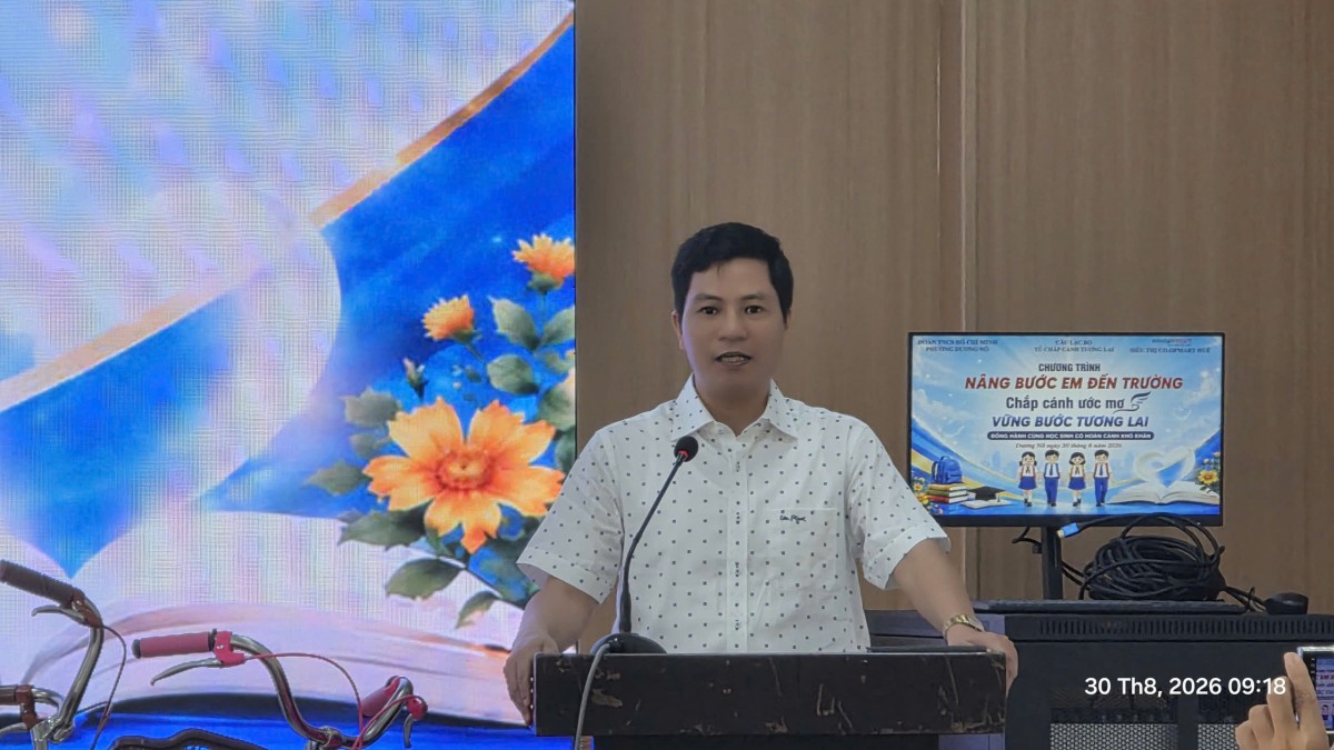 Nâng bước em đến trường - Tiếp sức cho học sinh khó khăn tại phường Dương Nỗ