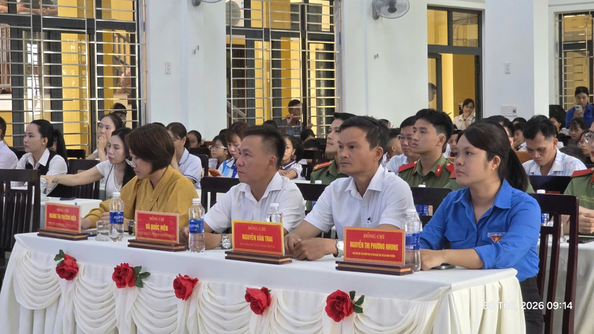 Nâng bước em đến trường - Tiếp sức cho học sinh khó khăn tại phường Dương Nỗ