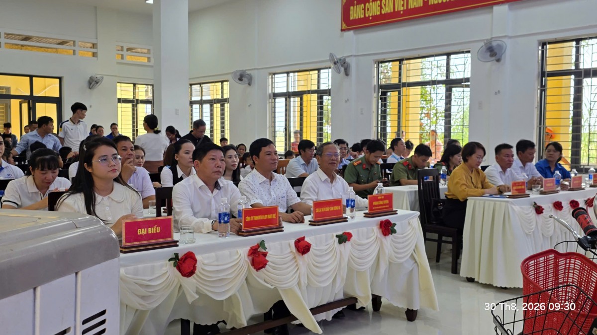 Nâng bước em đến trường - Tiếp sức cho học sinh khó khăn tại phường Dương Nỗ
