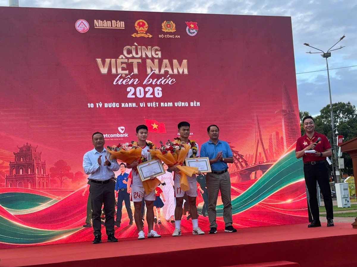 Đắk Lắk hòa nhịp cùng cả nước, lan tỏa tinh thần sống xanh qua từng bước chân cộng đồng