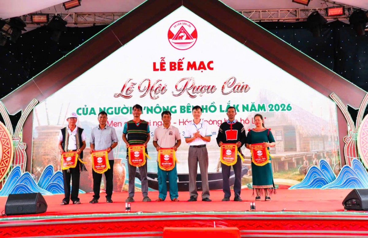 Lễ hội Rượu cần bên hồ Lắk khép lại, lan tỏa hồn M’nông và men say đại ngàn