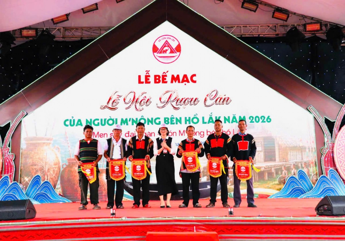 Lễ hội Rượu cần bên hồ Lắk khép lại, lan tỏa hồn M’nông và men say đại ngàn