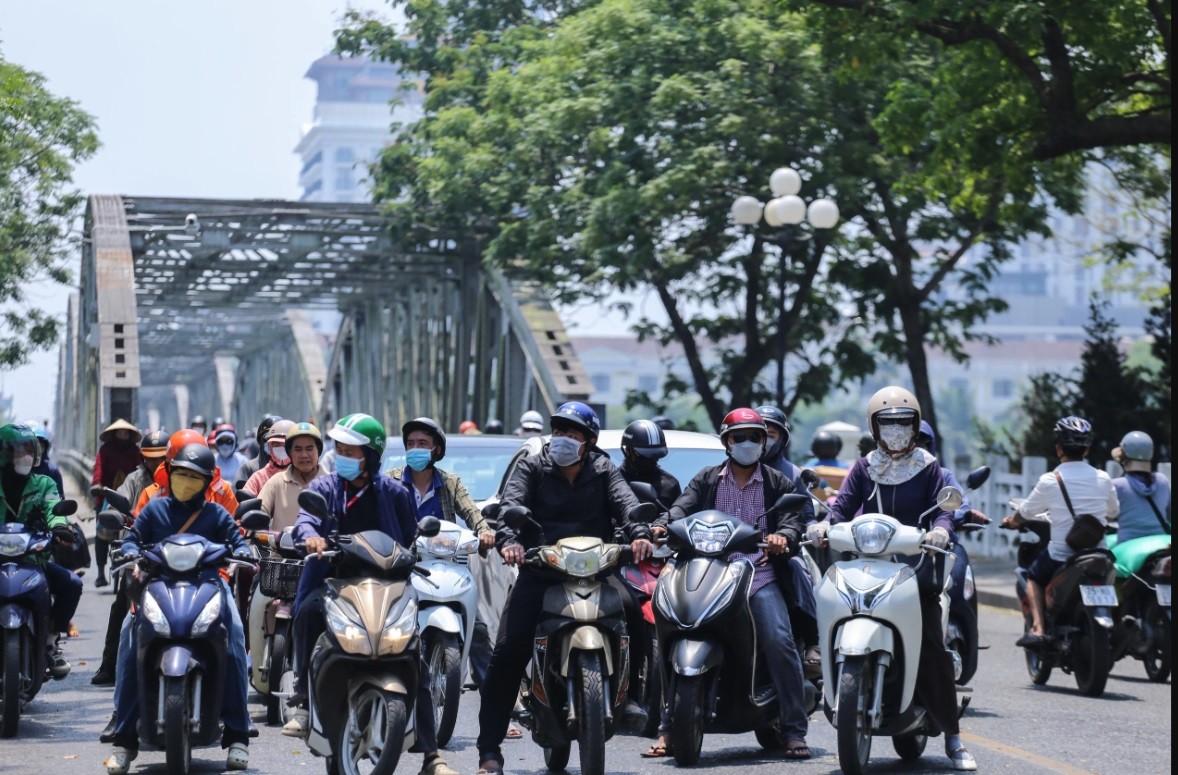 Tp. Huế tiếp tục nắng nóng gay gắt, người dân cần chủ động bảo vệ sức khỏe và sản xuất