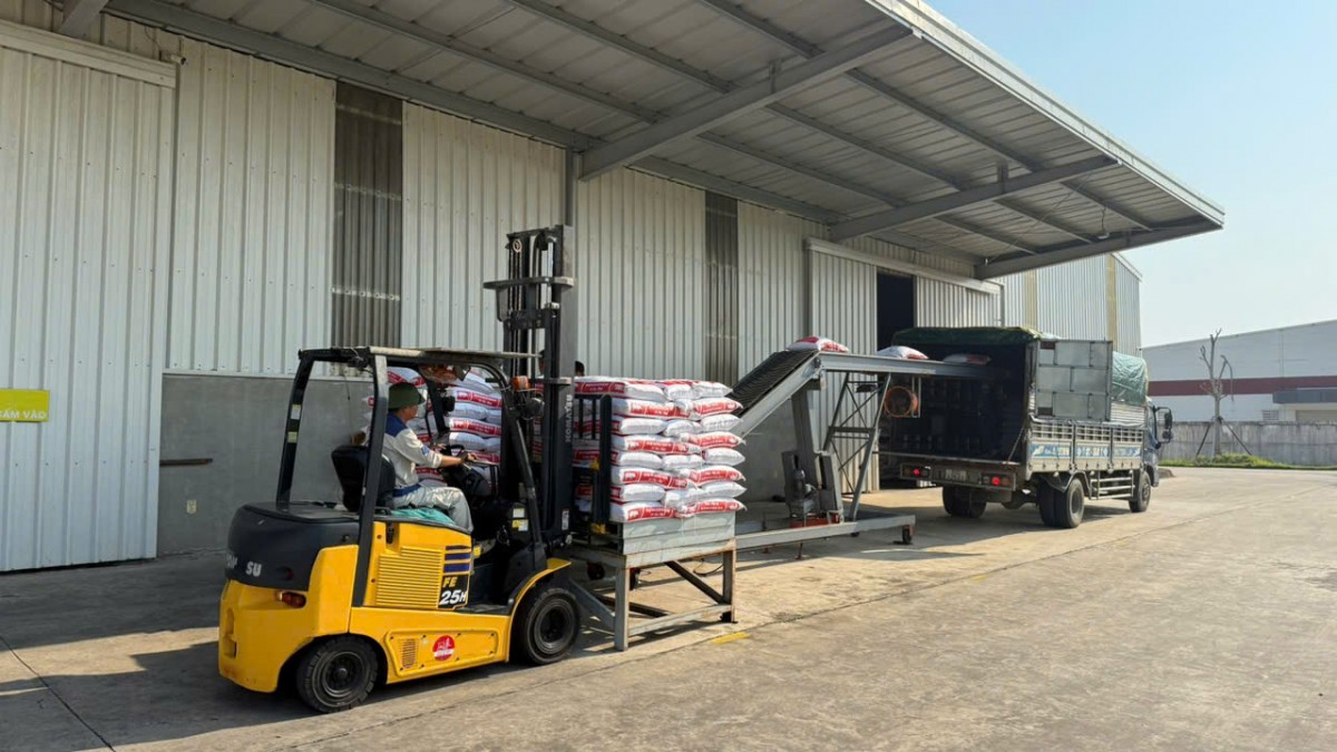 Nhà máy hoạt động hết công suất để đảm bảo cung cấp sản phẩm thức ăn chăn nuôi cho toàn tỉnh Nghệ An và cả nước.