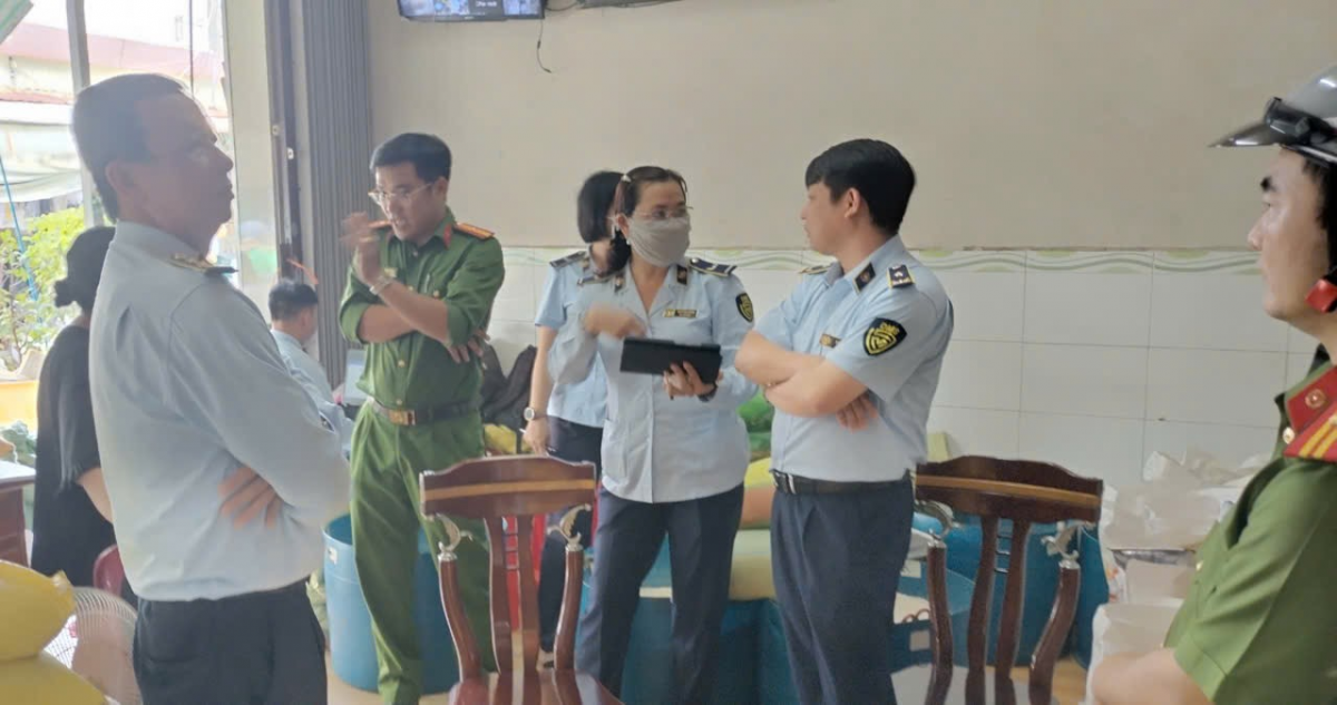 Cà Mau phát hiện cơ sở kinh doanh gạo vi phạm nhãn hàng hóa