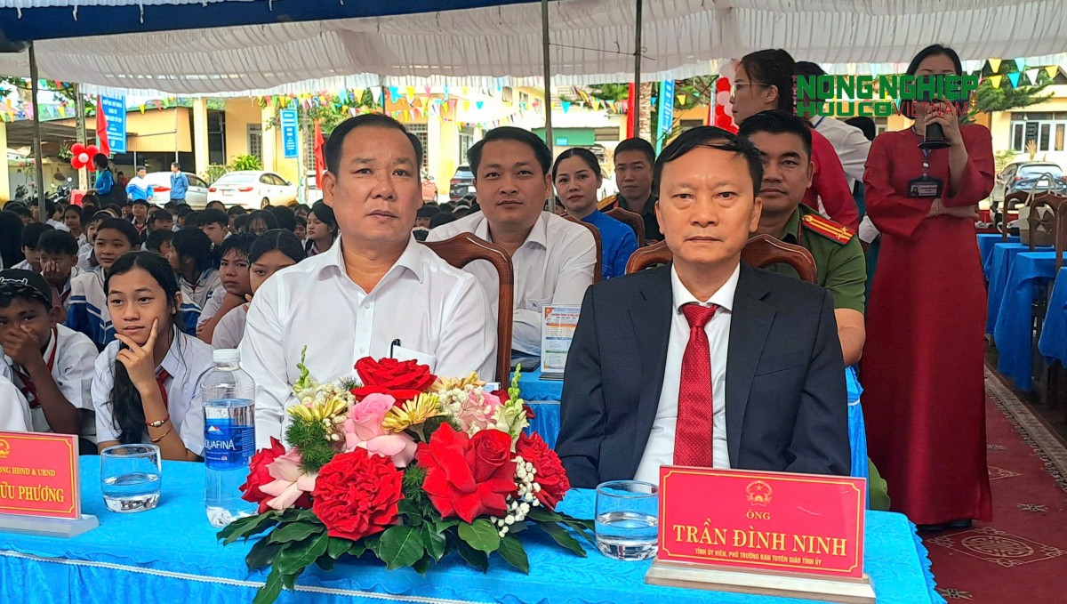 Lâm Đồng: Trường THCS Nguyễn Trãi rộn ràng khai giảng năm học mới