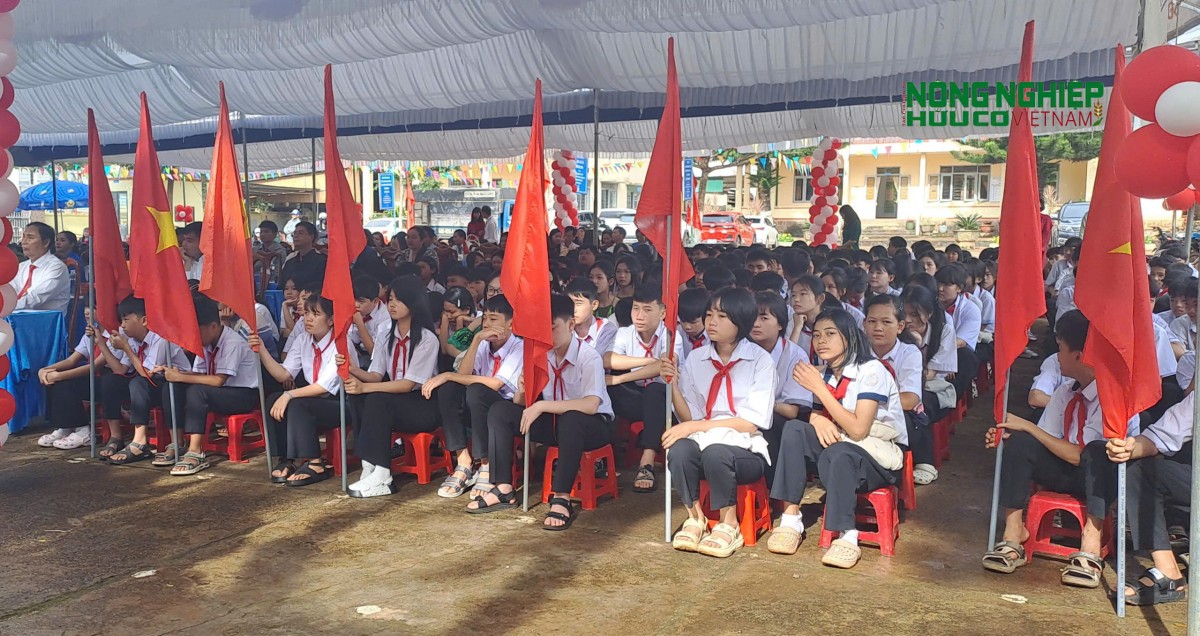 Lâm Đồng: Trường THCS Nguyễn Trãi rộn ràng khai giảng năm học mới
