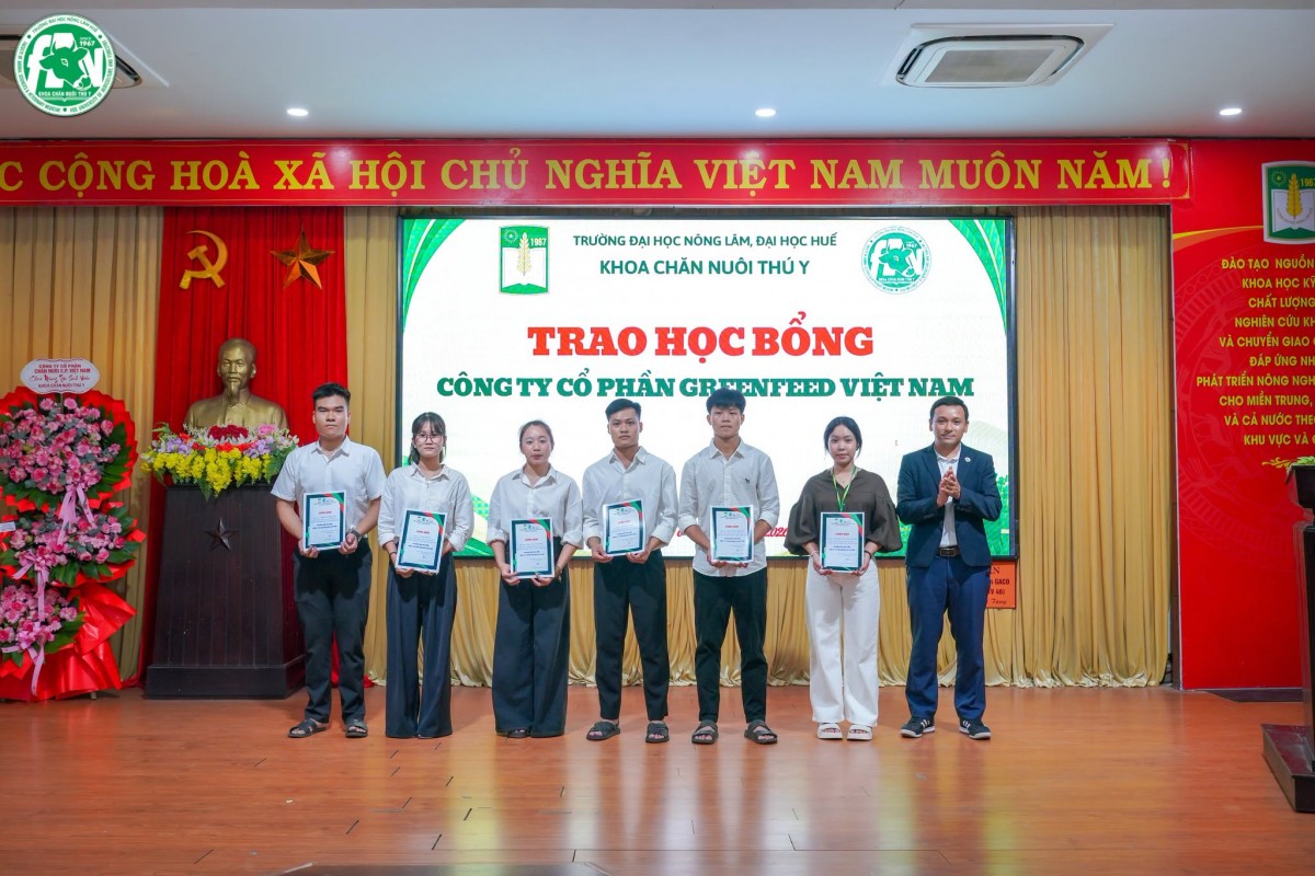 ĐH Nông Lâm - ĐH Huế: Khoa Chăn nuôi Thú y chào đón 353 tân sinh viên Khóa 60 ĐH Nông Lâm - ĐH Huế: Khoa Chăn nuôi Thú y chào đón 353 tân sinh viên Khóa 60