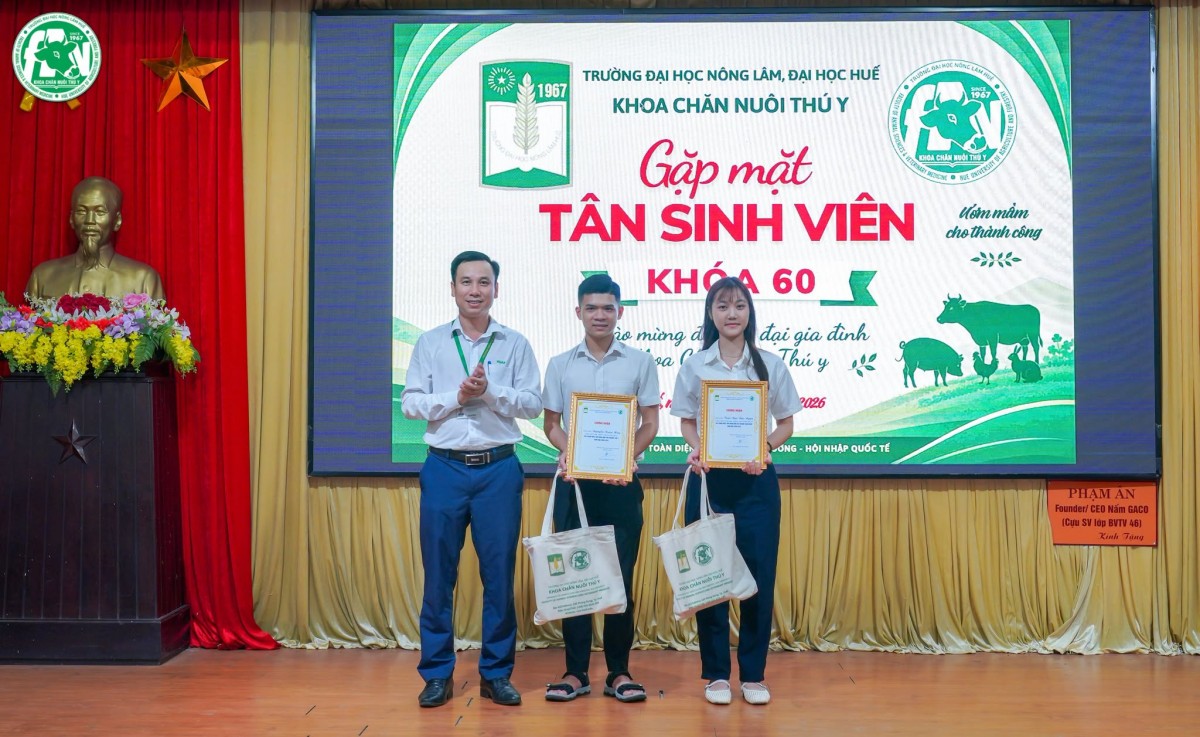 ĐH Nông Lâm - ĐH Huế: Khoa Chăn nuôi Thú y chào đón 353 tân sinh viên Khóa 60 ĐH Nông Lâm - ĐH Huế: Khoa Chăn nuôi Thú y chào đón 353 tân sinh viên Khóa 60
