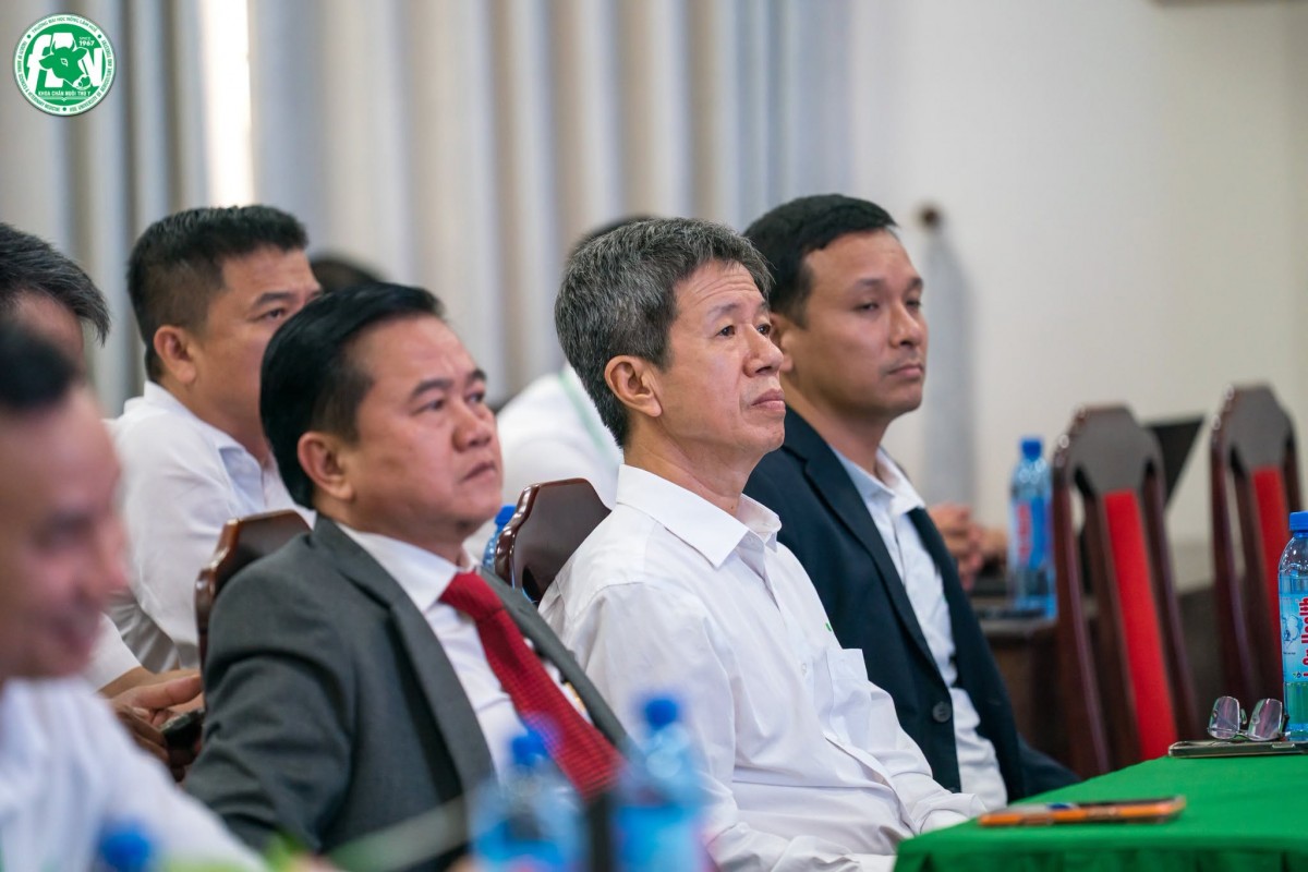 ĐH Nông Lâm - ĐH Huế: Khoa Chăn nuôi Thú y chào đón 353 tân sinh viên Khóa 60
