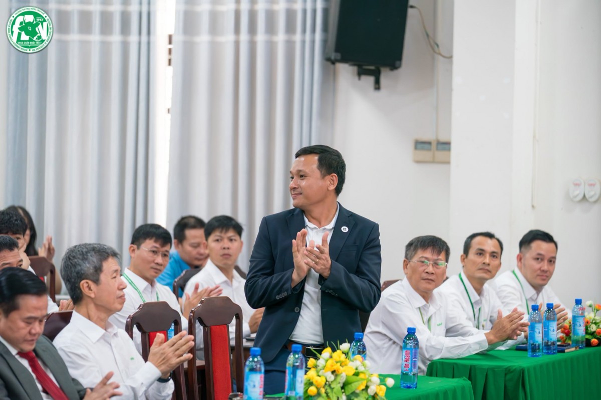ĐH Nông Lâm - ĐH Huế: Khoa Chăn nuôi Thú y chào đón 353 tân sinh viên Khóa 60