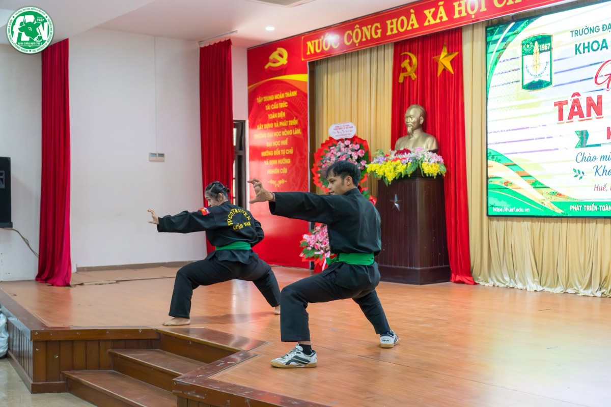 ĐH Nông Lâm - ĐH Huế: Khoa Chăn nuôi Thú y chào đón 353 tân sinh viên Khóa 60