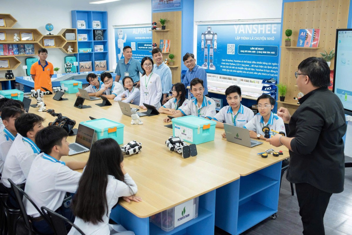 Phân Bón Cà Mau nhận Bằng khen, tiếp tục hành trình đồng hành cùng an sinh xã hội