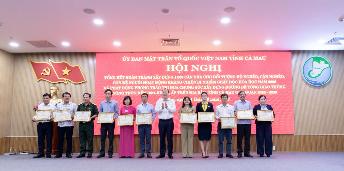 Phân Bón Cà Mau nhận Bằng khen, tiếp tục hành trình đồng hành cùng an sinh xã hội