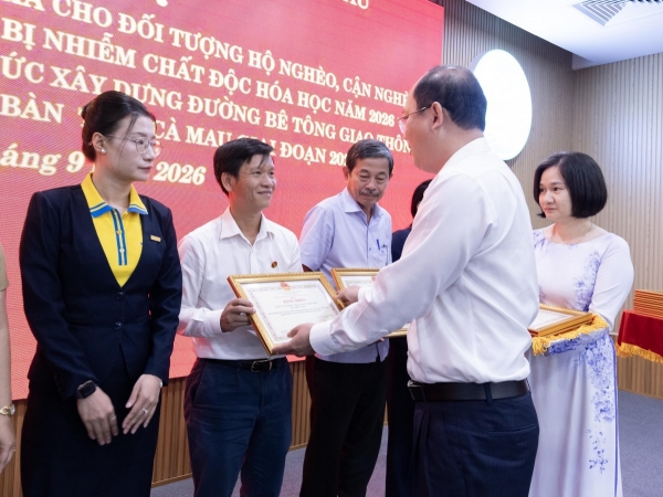 Phân Bón Cà Mau nhận Bằng khen, tiếp tục hành trình đồng hành cùng an sinh xã hội
