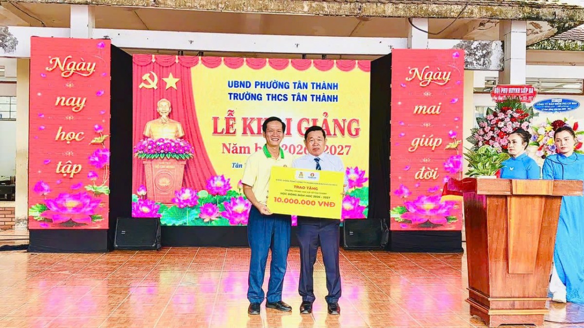 Phân bón Cà Mau dành gần 2 tỷ đồng tiếp sức học sinh, sinh viên năm học 2026 - 2027