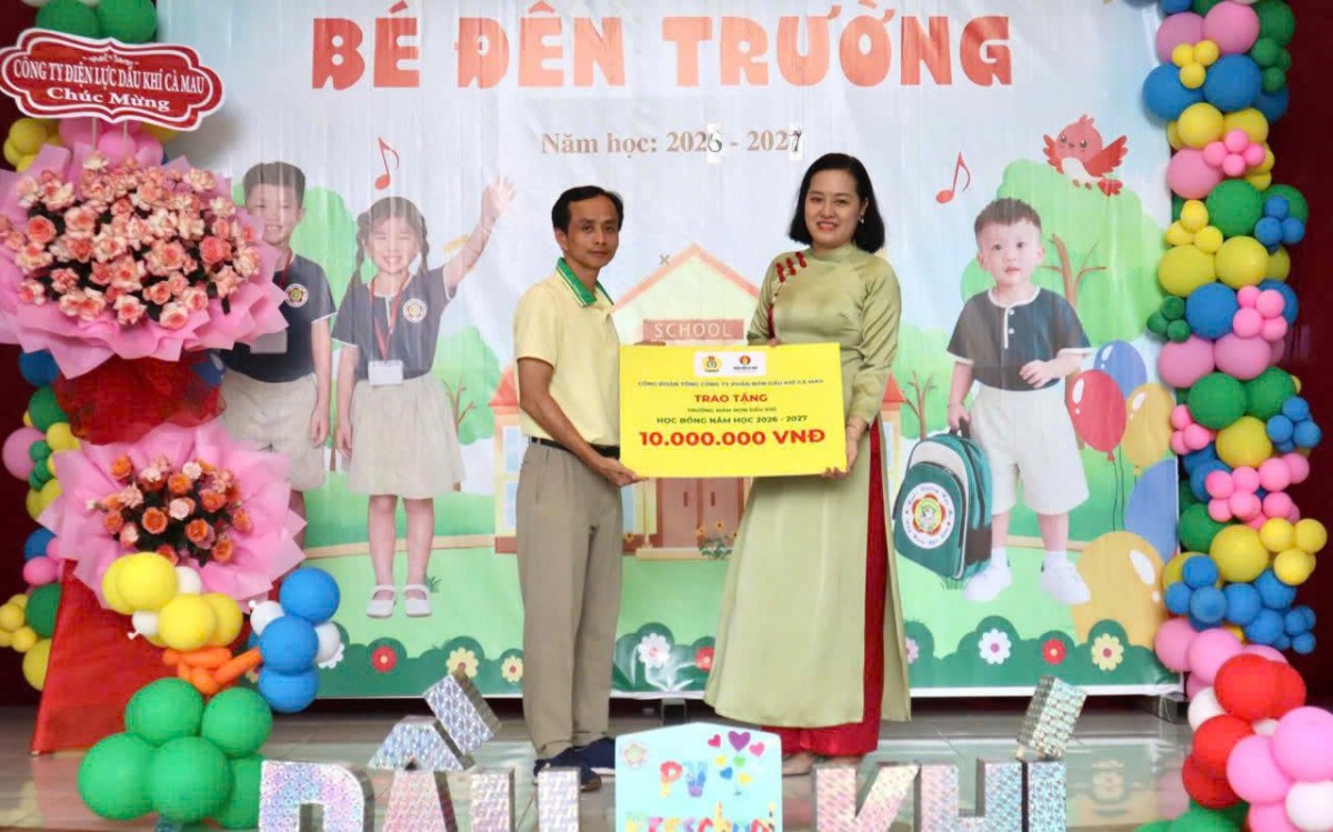 Phân bón Cà Mau dành gần 2 tỷ đồng tiếp sức học sinh, sinh viên năm học 2026 - 2027