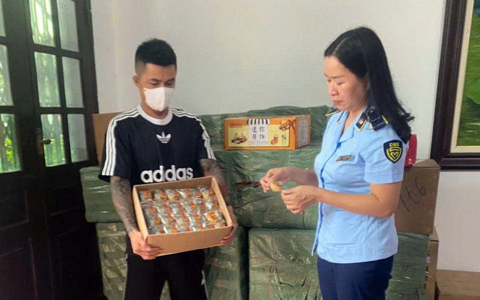 Lực lượng chức năng phát hiện, thu giữ hơn 3000 bánh Trung Thu không rõ nguồn gốc
