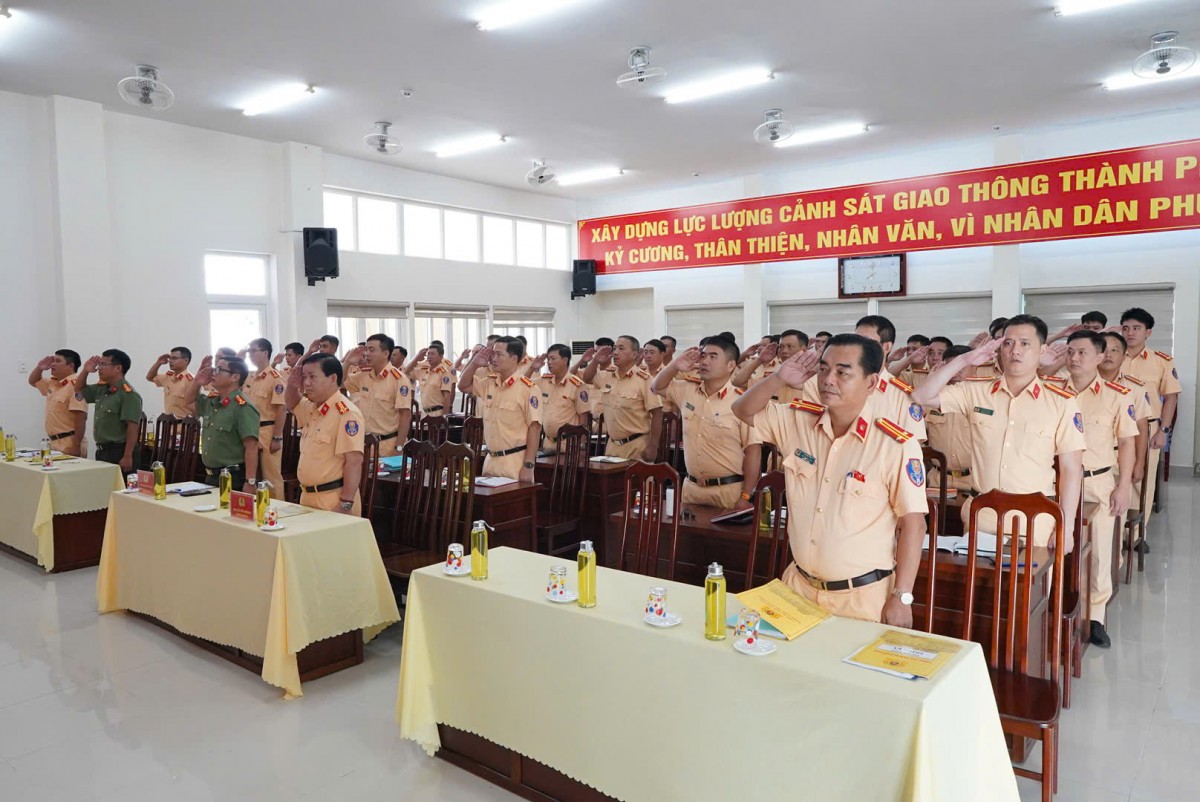 CSGT Công an thành phố Huế: Vững nghiệp vụ, chuẩn tác phong, mạnh công nghệ