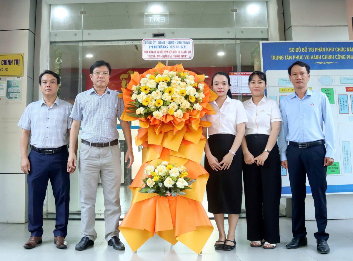 Trung tâm Phục vụ hành chính công phường Tam Kỳ góp phần đưa dịch vụ công đến gần người dân.