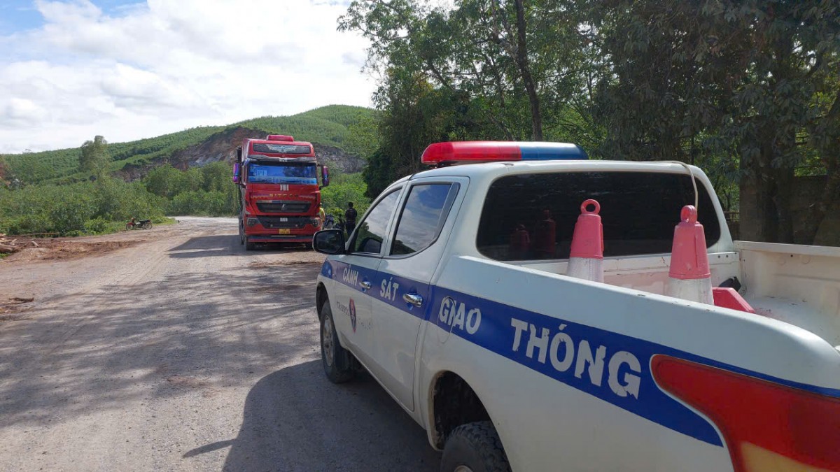 Quảng Trị: CSGT xử lý 871 trường hợp vi phạm sau hơn hai tuần ra quân triển khai đợt cao điểm tổng kiểm soát