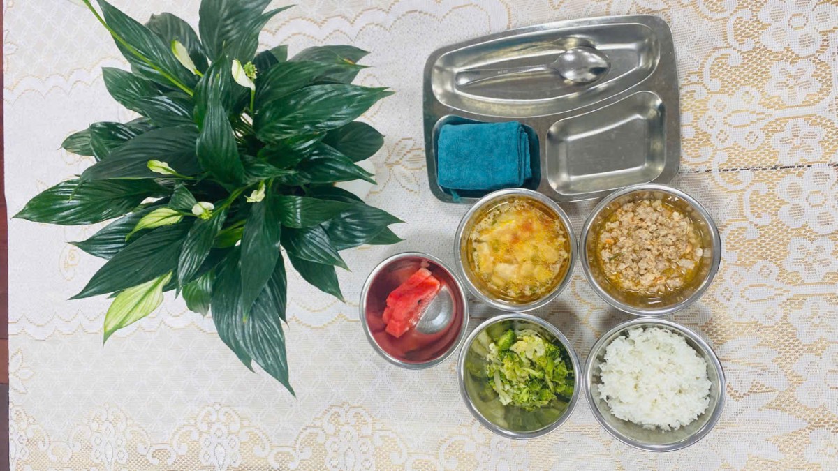 Kiểm tra đột xuất bữa ăn bán trú tại Trường Mầm non Ánh Sao