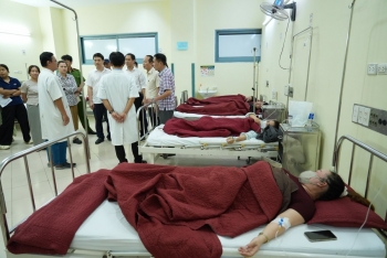 Tp. Huế: Đề nghị đình chỉ bếp ăn tập thể tại một công ty do nghi ngộ độc thực phẩm