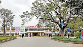 Quảng Ninh thí điểm mô hình “trường học và bệnh viện xã hội chủ nghĩa”