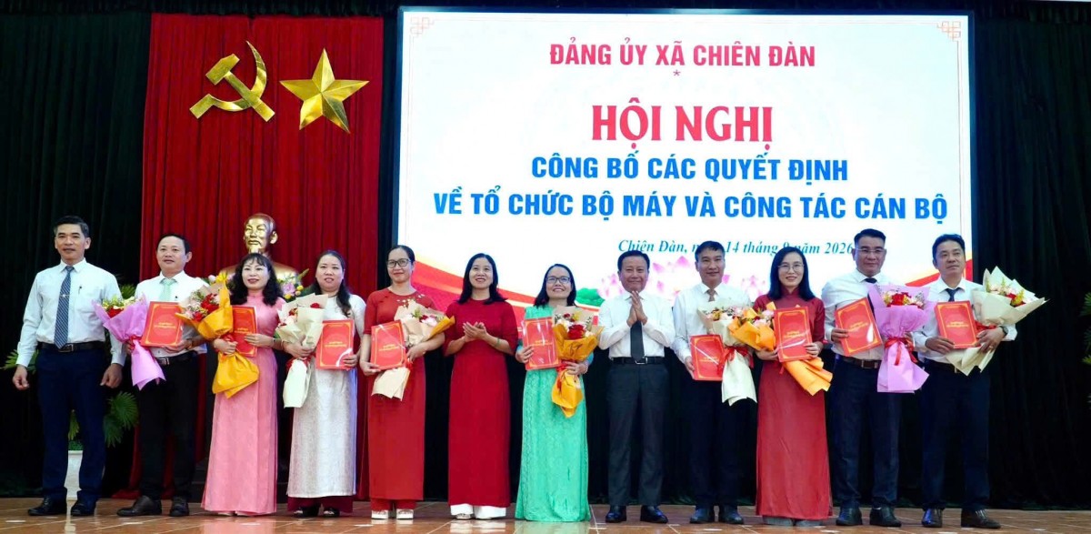 Đảng ủy xã Chiên Đàn củng cố tổ chức bộ máy, bổ nhiệm cán bộ mới. Hướng tới một tập thể đoàn kết, vững mạnh và hoạt động hiệu quả.