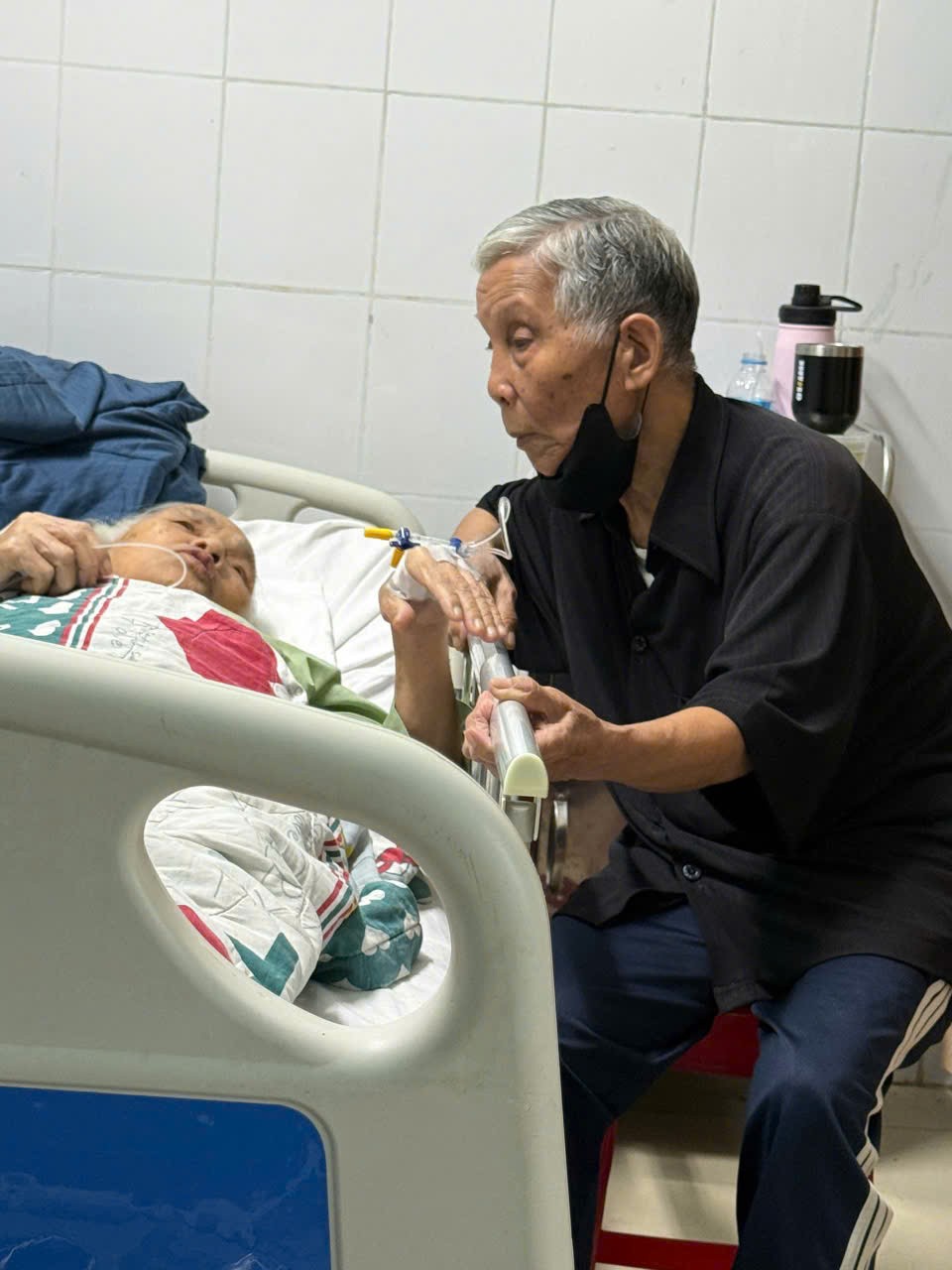 Đôi dòng tâm sự cùng bà