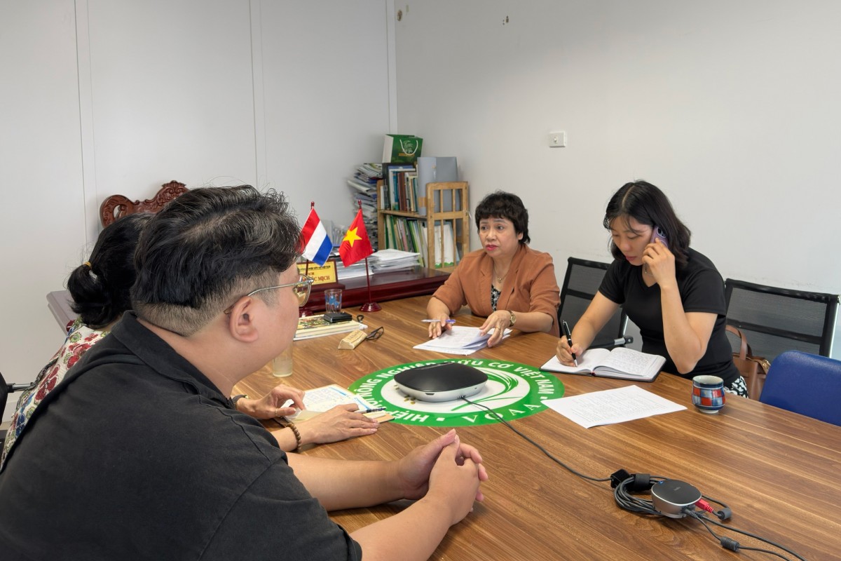 Đại diện Hiệp hội Nông nghiệp Hữu cơ Việt Nam và Agribank trao đổi trực tuyến về kế hoạch khảo sát, kết nối tín dụng và thúc đẩy hợp tác phát triển nông nghiệp hữu cơ.