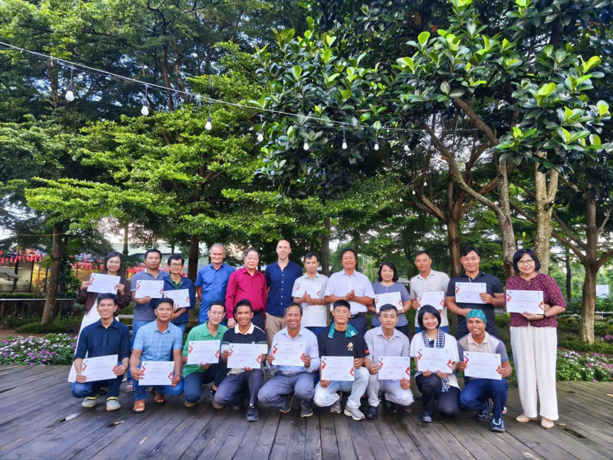 Tập huấn lớp trồng cà phê nông lâm kết hợp và chuyển đổi trang trại theo bộ tiêu chuẩn Hữu cơ Naturland