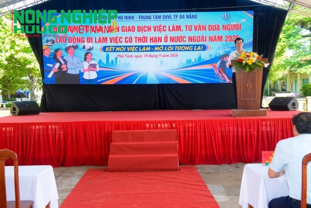 Ông Nguyễn Quí Quý, Phó Giám đốc Sở Nội vụ thành phố Đà Nẵng phát biểu chỉ đạo tại hội nghị.