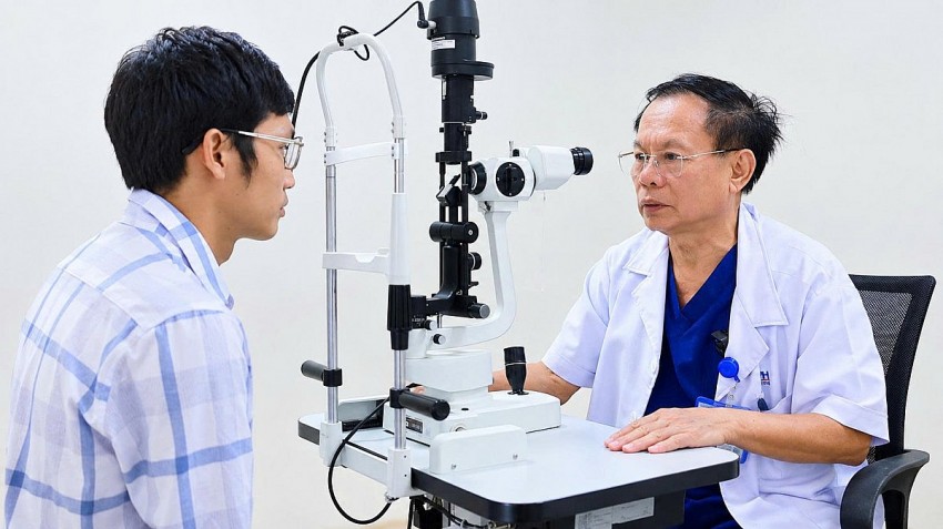 Hà Tĩnh: Hàng nghìn bệnh nhân đục thủy tinh thể tìm lại đôi mắt sáng nhờ mổ phaco