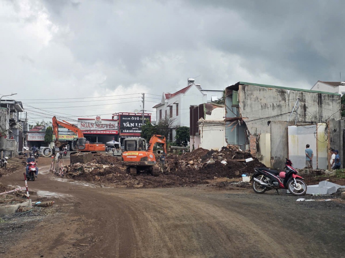 Đắk Lắk cưỡng chế và thu hồi đất để thực hiện dự án đường Hùng Vương tại phường Tân Lập