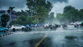 Tp. Huế cảnh báo thời tiết nguy hiểm, người dân cần chủ động đề phòng