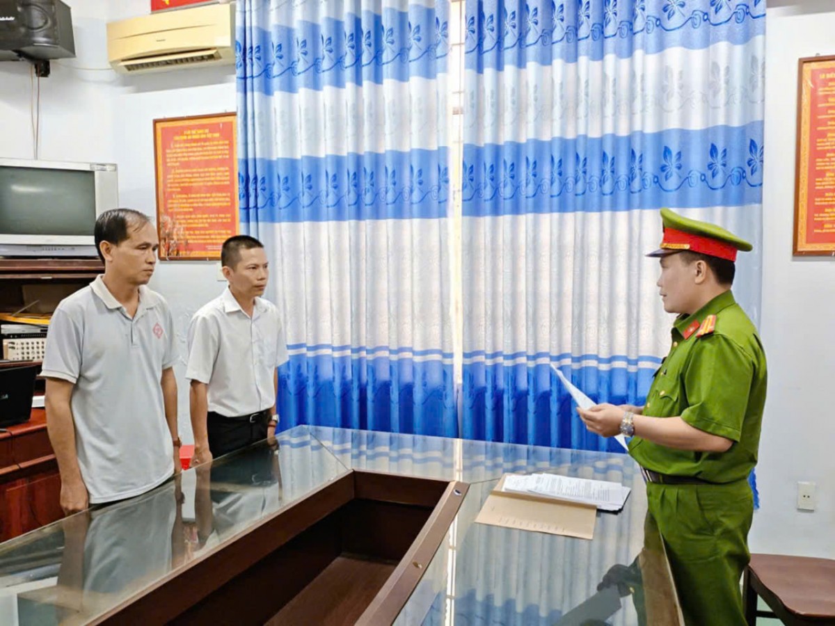 Vĩnh Long: Khởi tố 3 bị can trong vụ chôn lấp gần 48 tấn chất thải