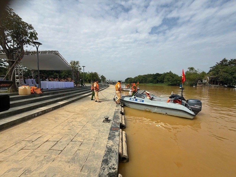 Công an Tp Huế tăng cường kỹ năng cứu nạn, cứu hộ, bảo vệ an toàn người dân