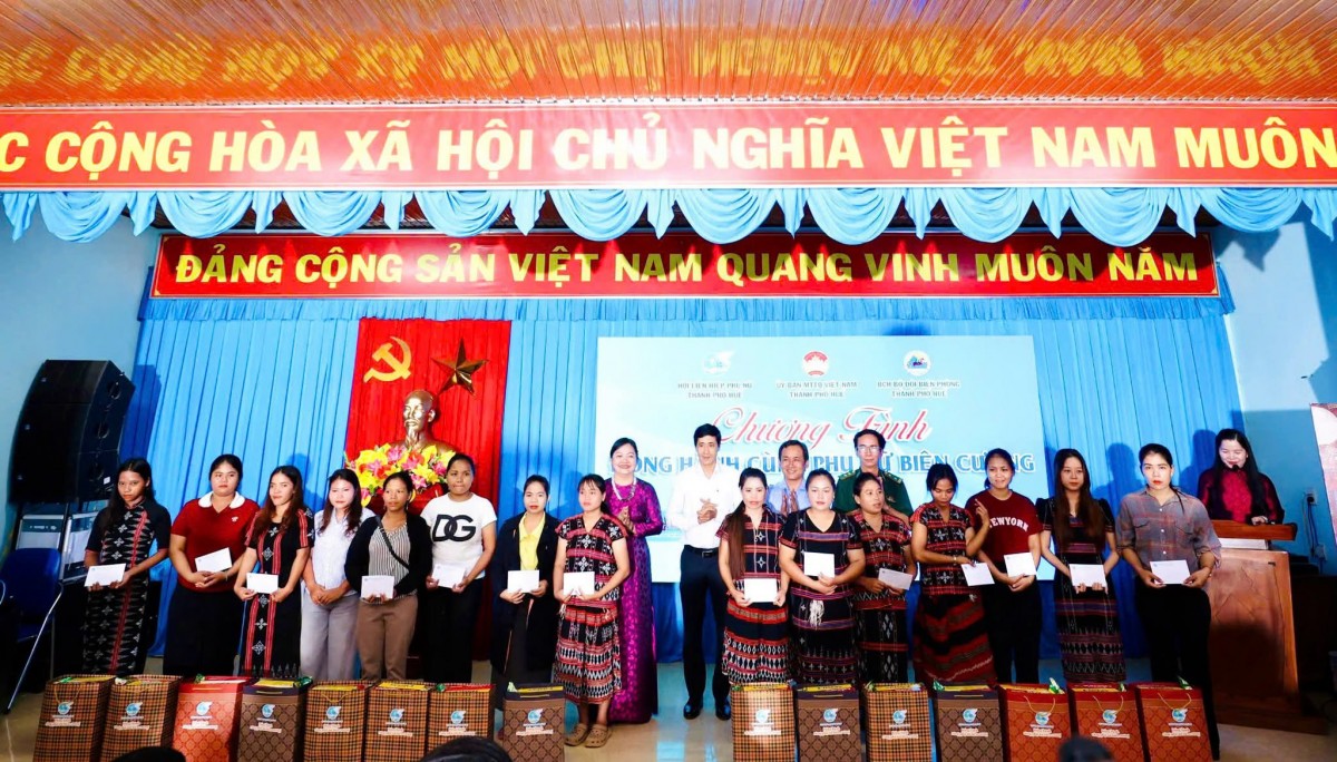 Đồng hành cùng phụ nữ biên cương, tiếp sức vươn lên thoát nghèo