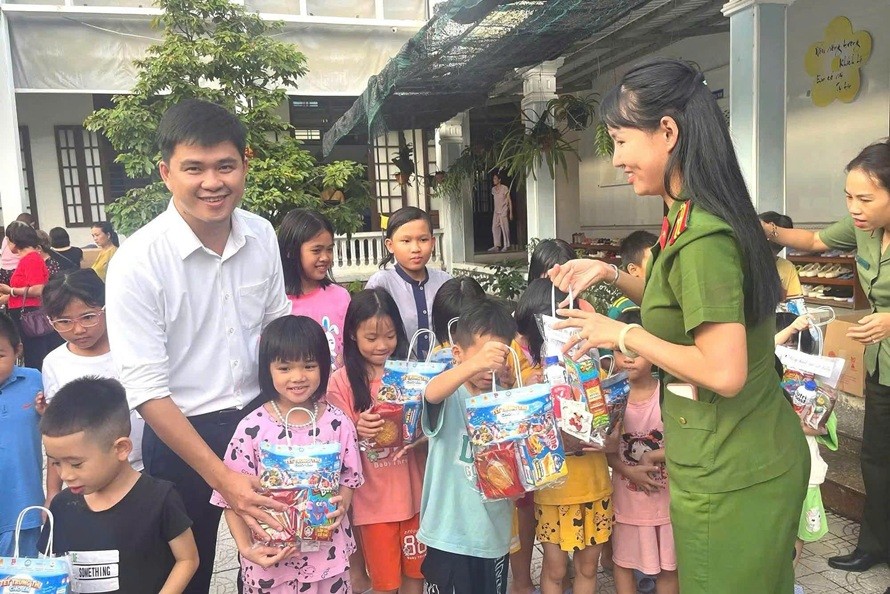 Từ những món quà Trung thu đến hành trình gieo mầm yêu thương