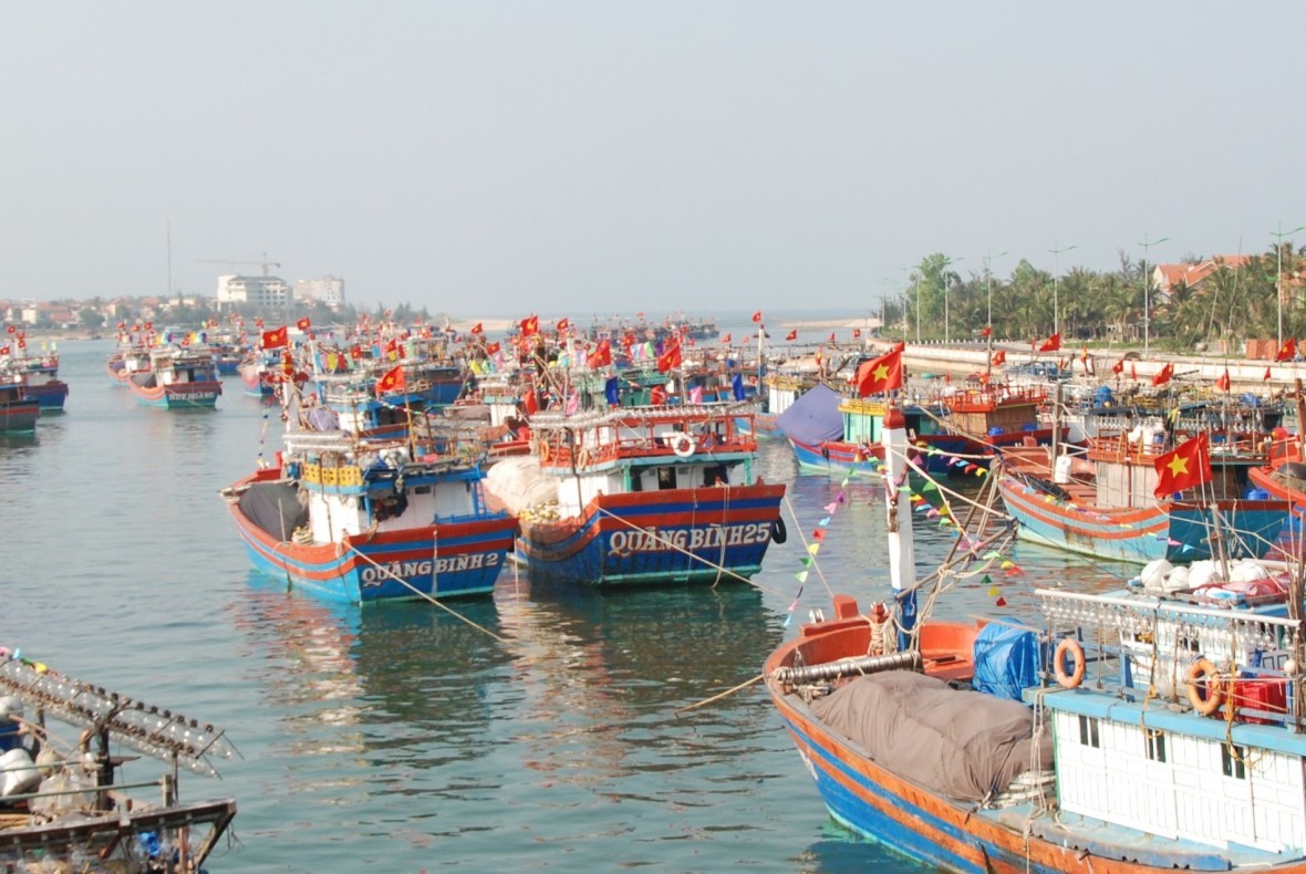 Quảng Trị: Hướng dẫn tàu cá thực hiện đúng quy trình cập, rời Cảng cá Nhật Lệ mới