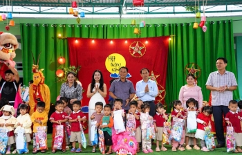 Quảng Ngãi: Tu Mơ Rông mang Trung thu đến hơn 2.500 thiếu nhi Xơ Đăng