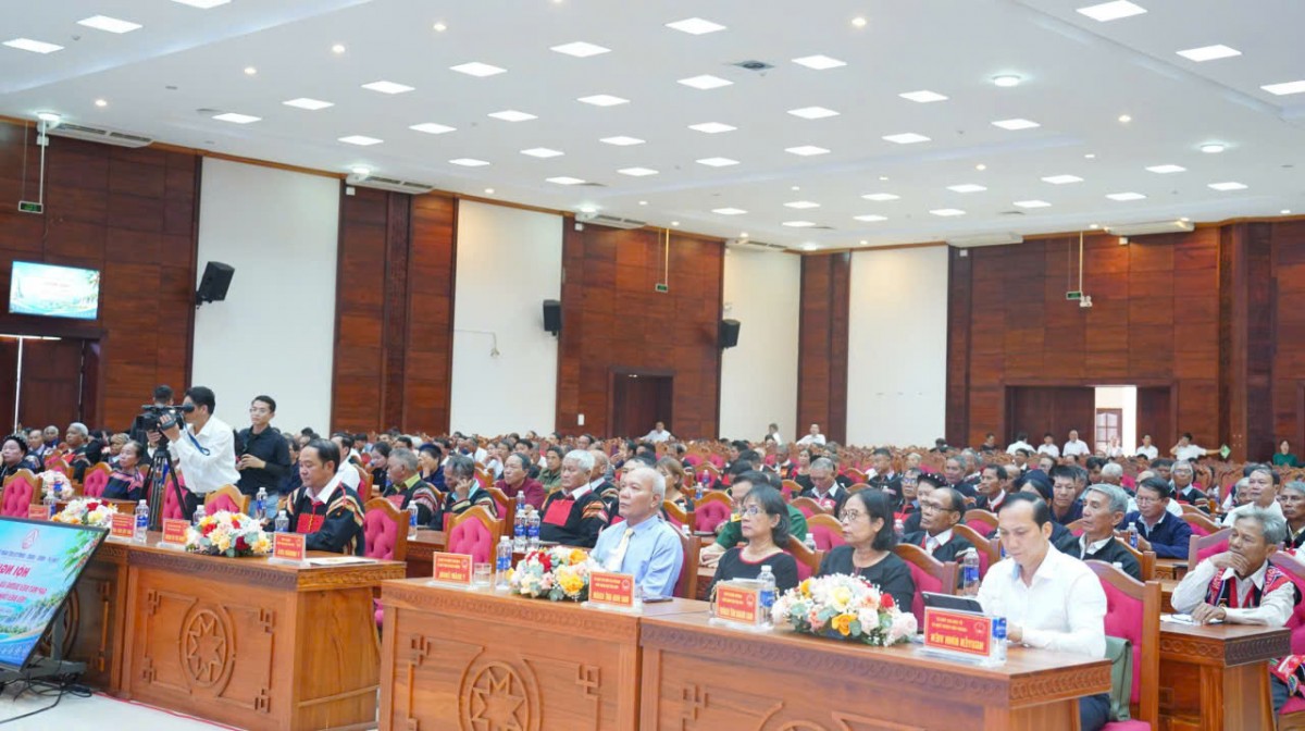 Đắk Lắk tổ chức Hội nghị biểu dương 220 già làng, người có uy tín và tiêu biểu năm 2026