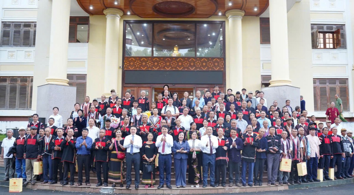 Đắk Lắk tổ chức Hội nghị biểu dương 220 già làng, người có uy tín và tiêu biểu năm 2026