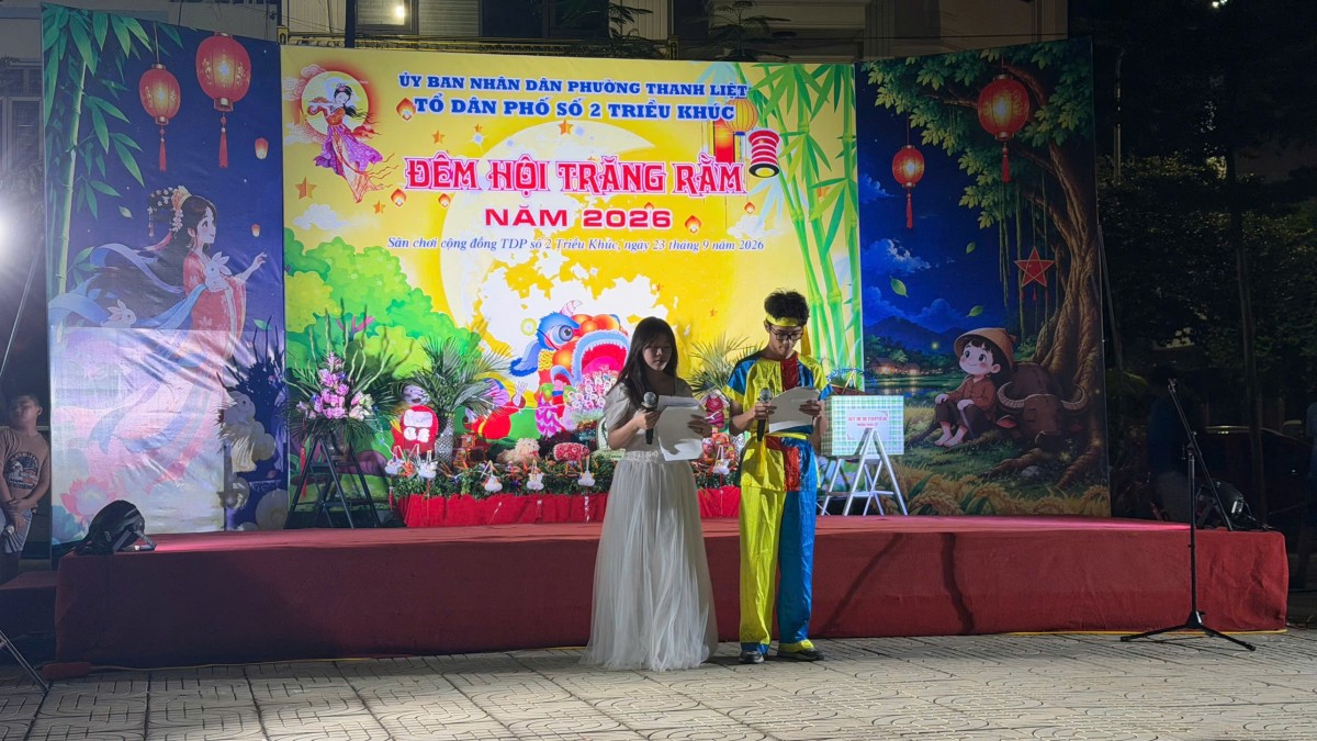 Hà Nội: Tổ dân phố số 2 Triều Khúc trao 600 suất quà Trung thu cho thiếu nhi