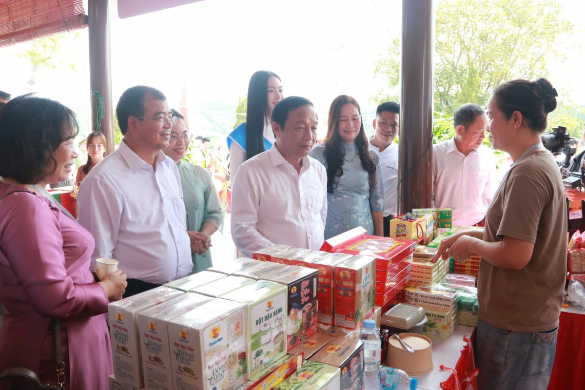 Khai mạc Tuần Văn hóa - Thương mại Côn Sơn - Kiếp Bạc 2026